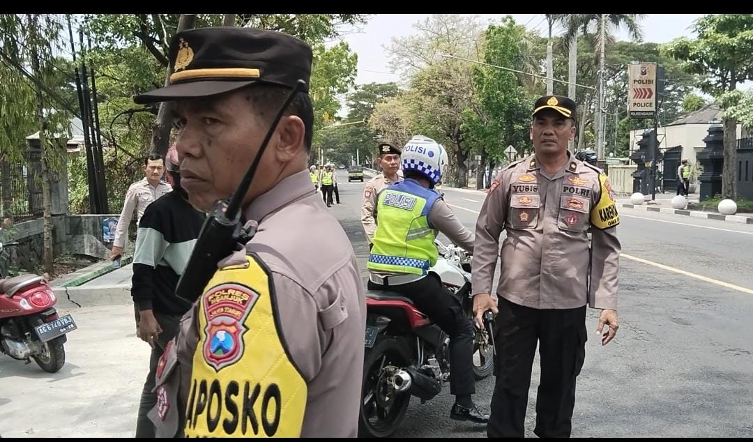 Polres Nganjuk Lakukan Penyekatan Antisipasi Gangguan Kamtibmas Saat Pengesahan Anggota Baru IKSPI Kera Sakti