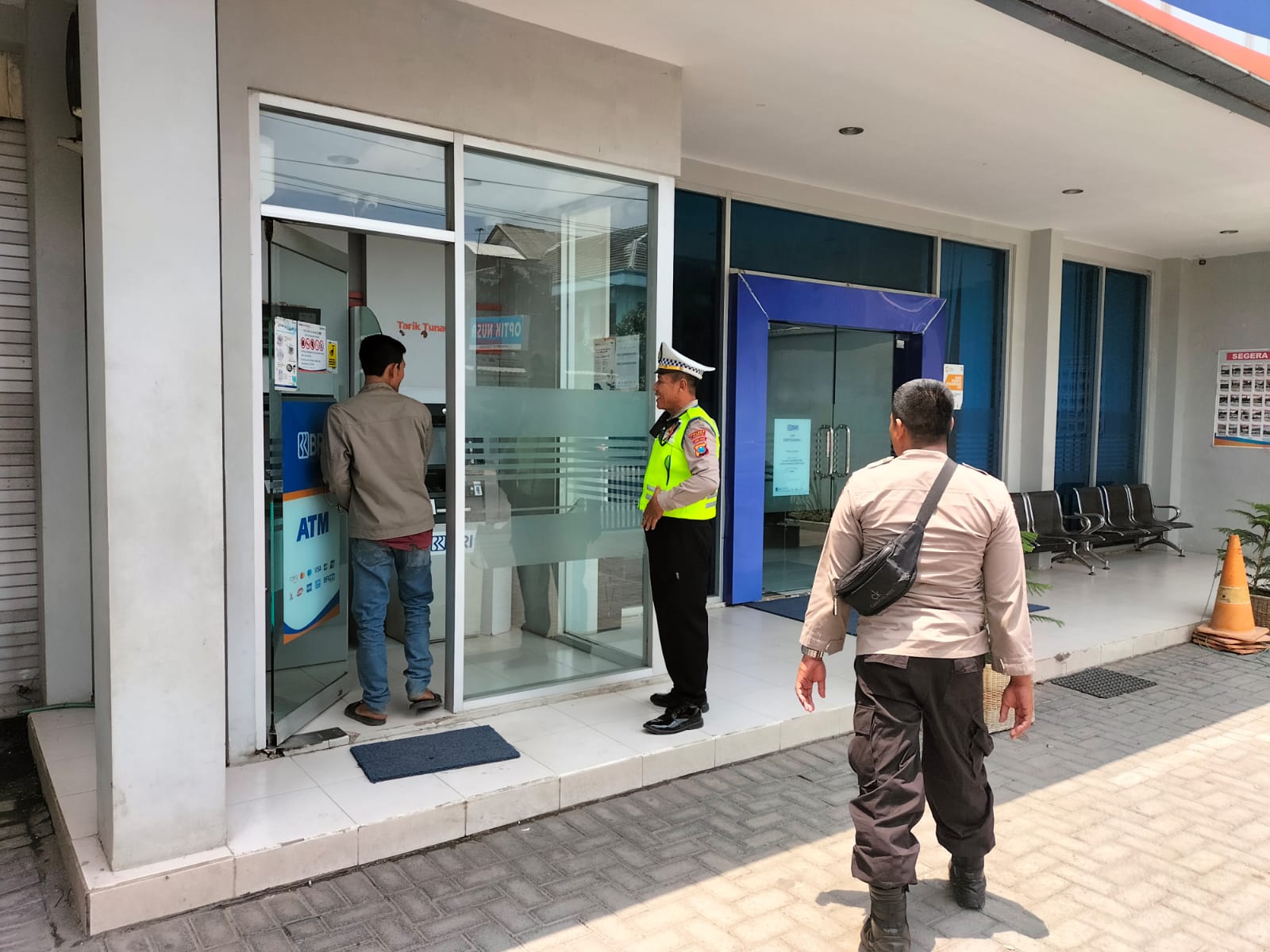 Cegah Tindak Kejahatan, Polsek Kertosono Lakukan Patroli Perbankan