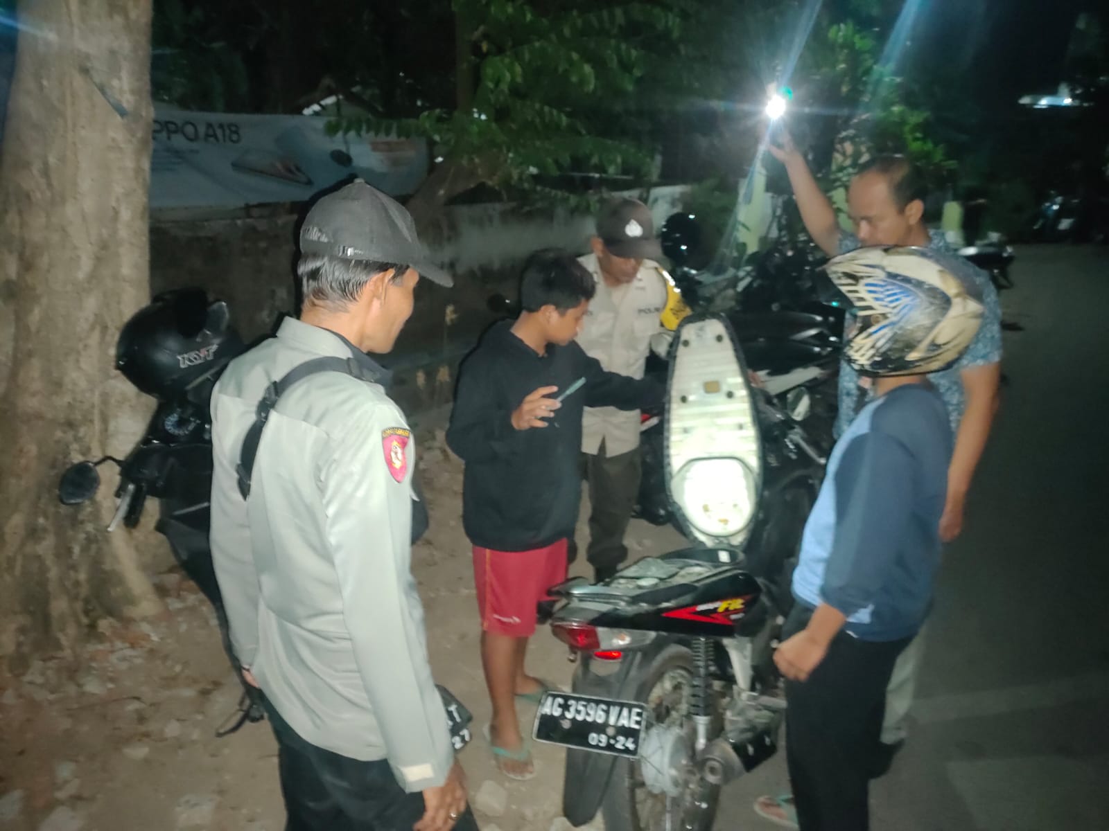 Polsek Kertosono Intensifkan Patroli Stop, Riksa, dan Geledah Antisipasi Tindak Kejahatan