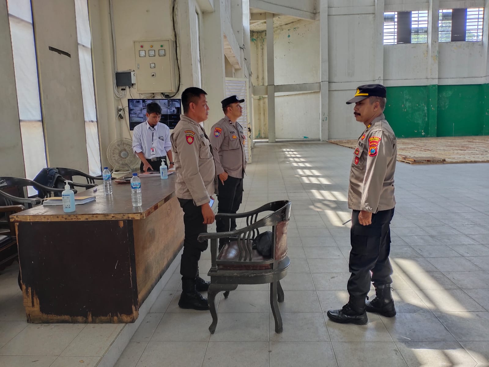 Polsek Nganjuk Kota Tingkatkan Patroli di Kantor KPU dan Gudang Logistik KPU Jelang Pemilu 2024