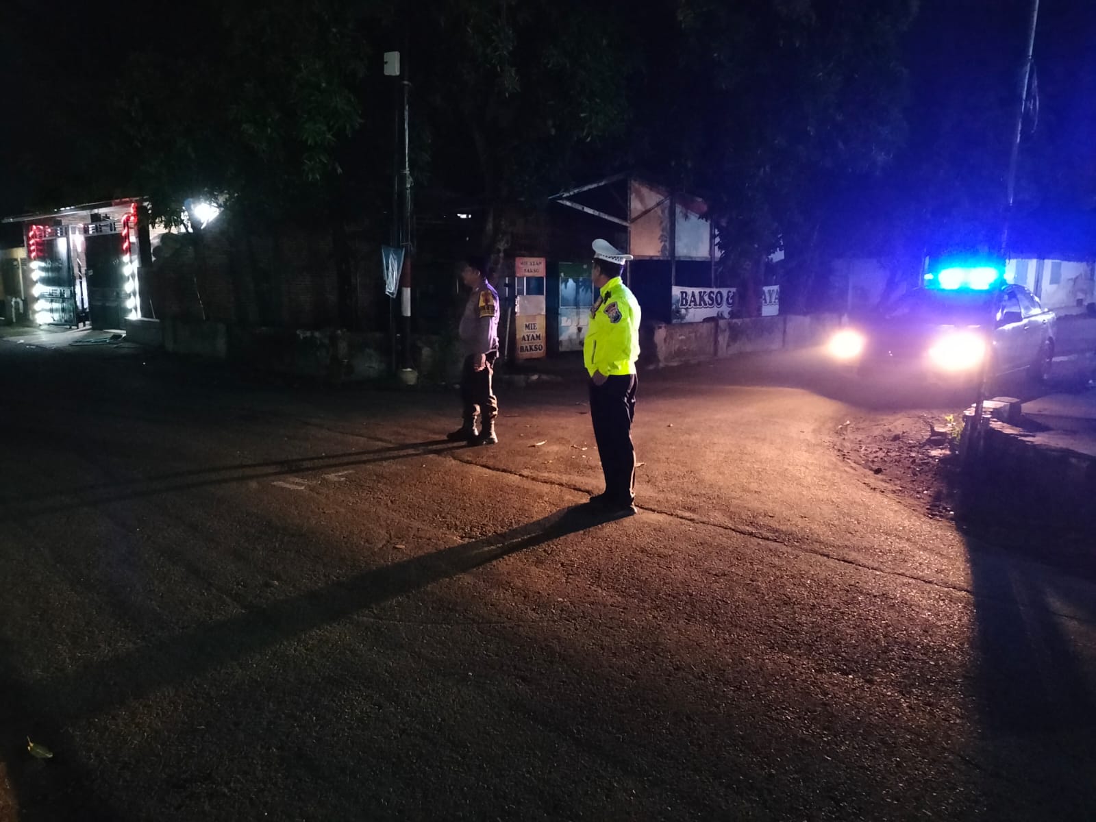 Patroli Pemukiman Antisipasi Tindak Kejahatan Saat Dini Hari