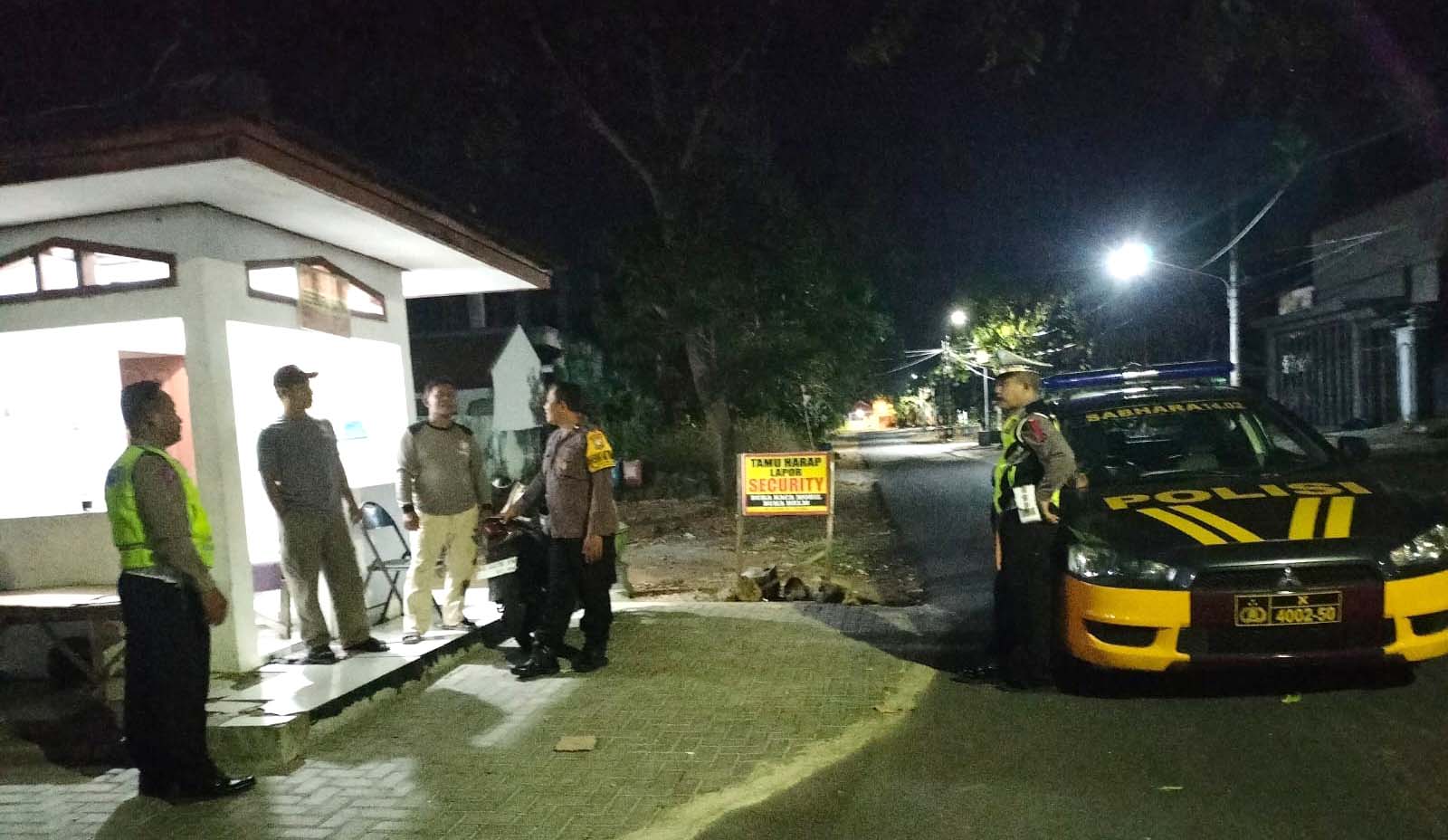 Polsek Nganjuk Kota Laksanakan Patroli Sambang, Ajak Masyarakat Ciptakan Pemilu Damai 2024