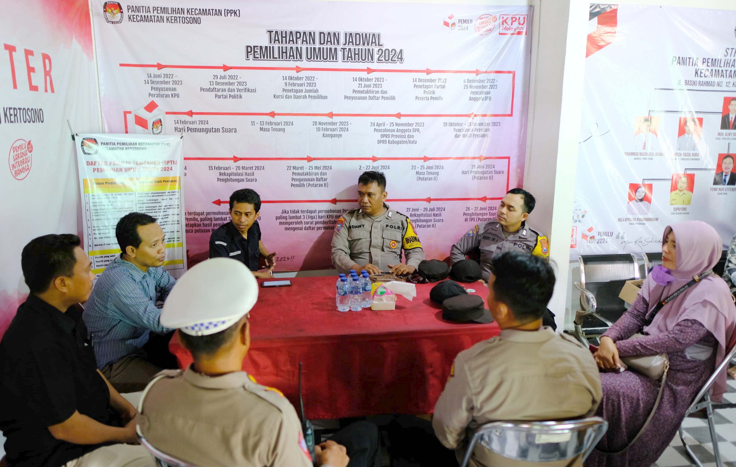Cegah Gangguan Kamtibmas Jelang Pemilu , Polsek Kertosono Laksanakan Patroli Dialogis