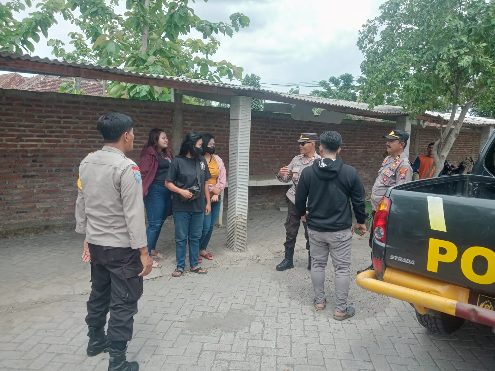 Patroli Dialogis, Polsek Jatikalen Jaga Situasi Kamtibmas Dalam Tahapan Pemilu
