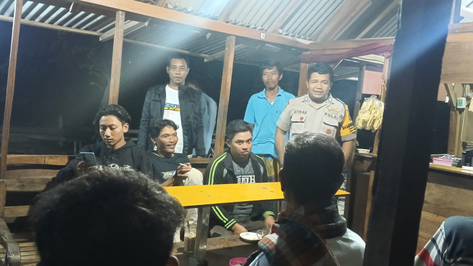 Patroli Dialogis, Anggota Polsek Jatikalen Polres Nganjuk Polda Jatim Imbau Pemuda Jaga Kamtibmas