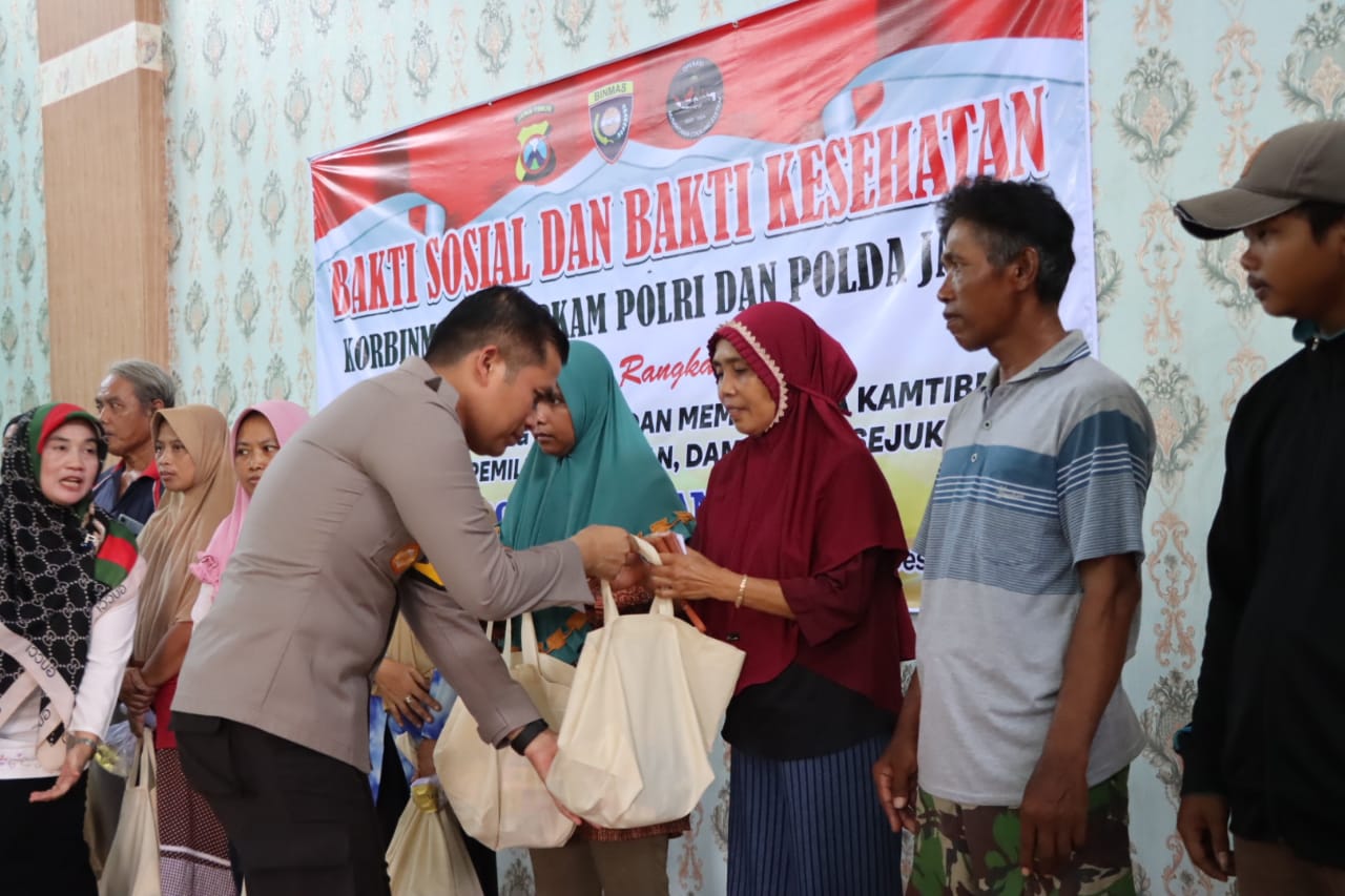 Polres Nganjuk Kembali Gelar Bakti Sosial dan Pengobatan Gratis untuk Warga Kwagean