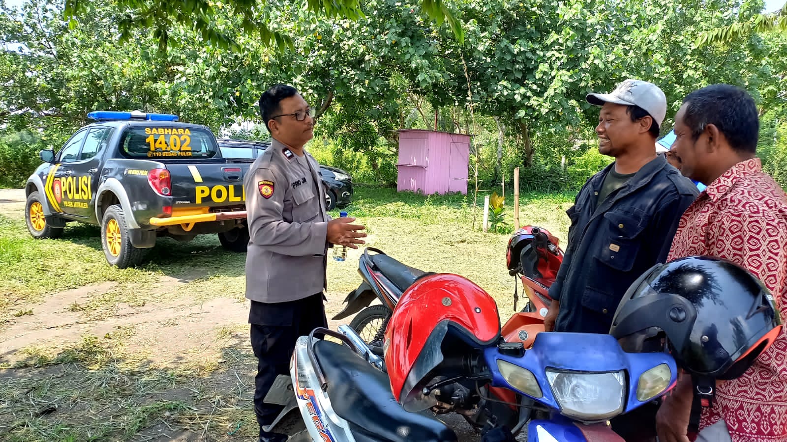 Patroli Dialogis Siang Hari Personel Polsek Jatikalen, Sampaikan Pesan Kamtibmas Kepada Warga