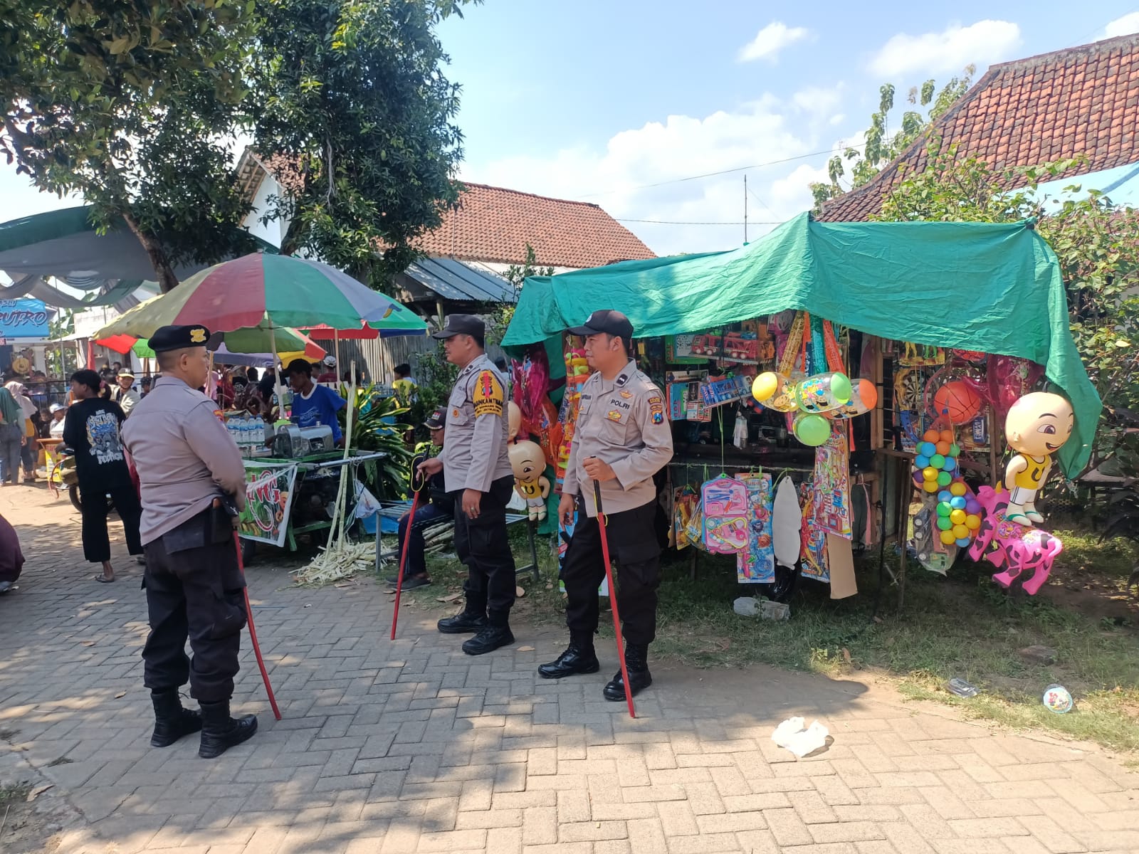 Polsek Jatikalen dan Koramil melaksanakan pengamanan Giatmas
