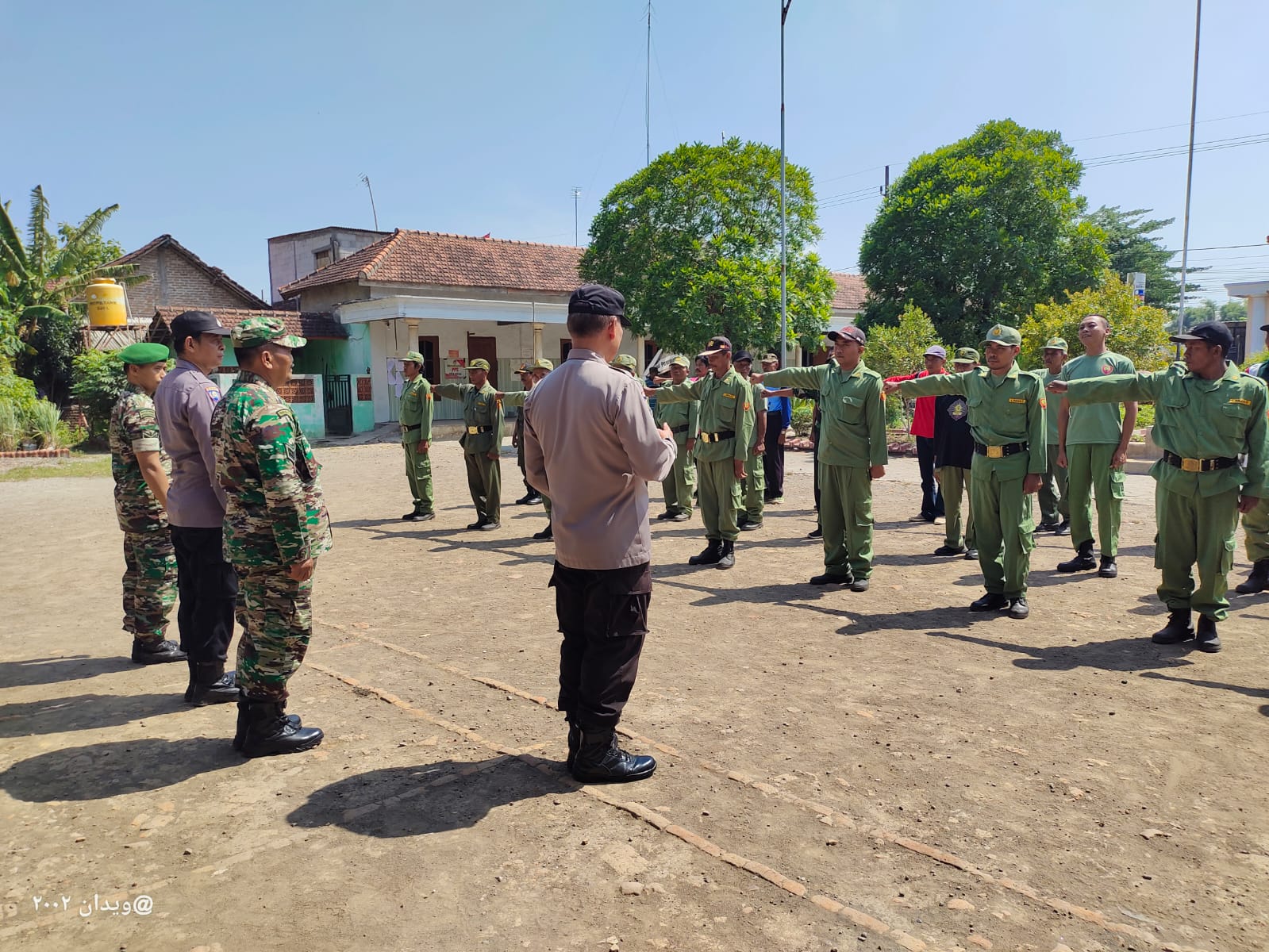 Hadapi Pemilu, Polsek Warujayeng Beri Pembekalan Linmas Desa Getas