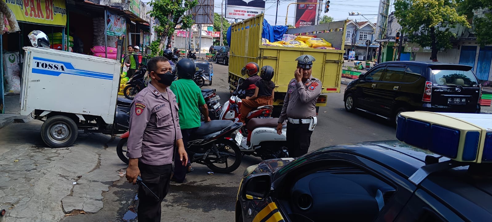 Polsek Nganjuk Kota Melaksanakan Giat Patroli Cipta Kondisi Antisipasi 3C dan Curanmor di Kantong Parkir Pasar