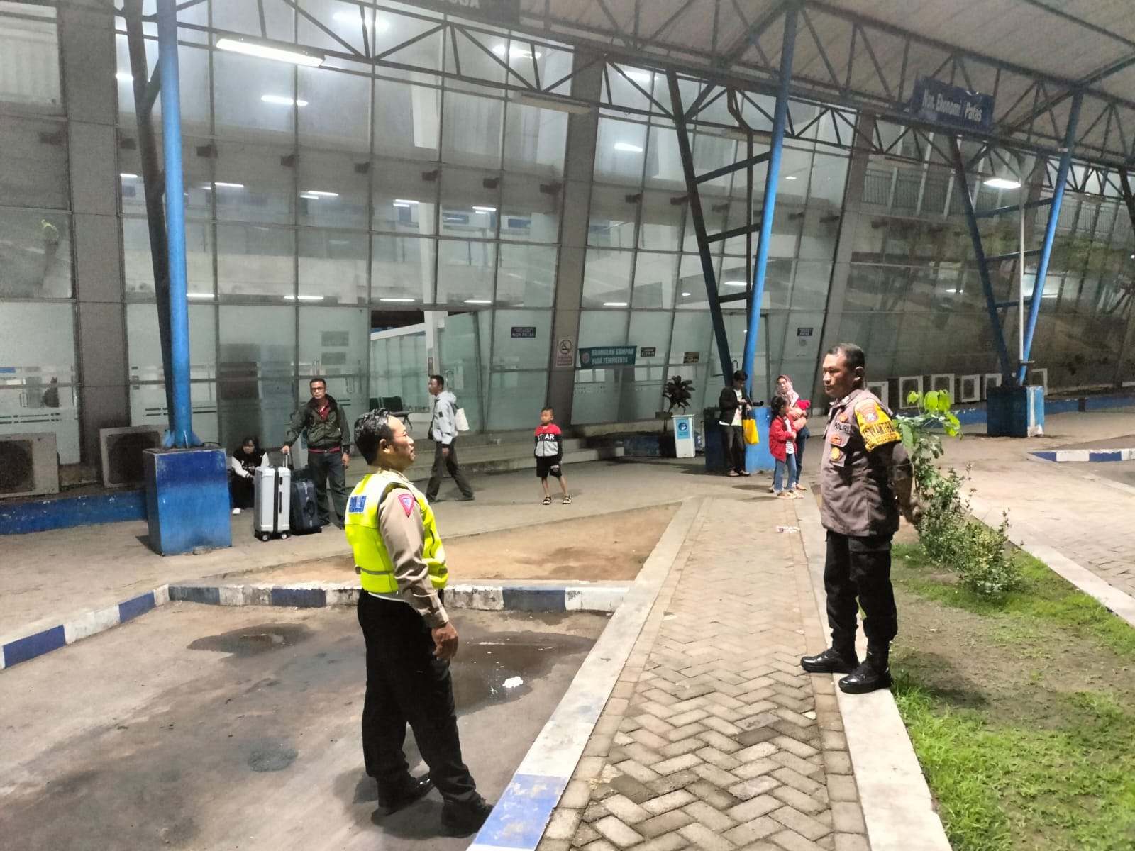 Patroli Blue Light Polsek Nganjuk Kota Sambangi Terminal