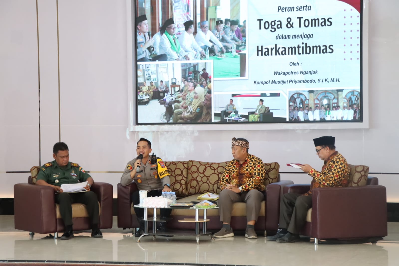 Polres Nganjuk Memperkuat Sinergi dengan Masyarakat dan Tokoh Agama dalam Dialog Publik Menjelang Pemilu 2024