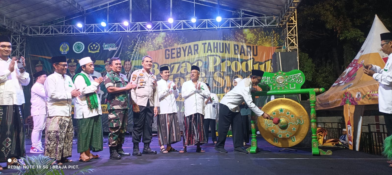 Kapolsek Nganjuk Kota Hadiri Pembukaan Gebyar Tahun Batu Bazar Produk Halal dan Syariah