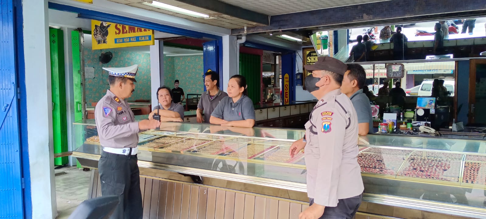 Antisipasi Kejahatan Libur Nataru, Polsek Nganjuk Kota Intensifikasi Patroli Toko Emas