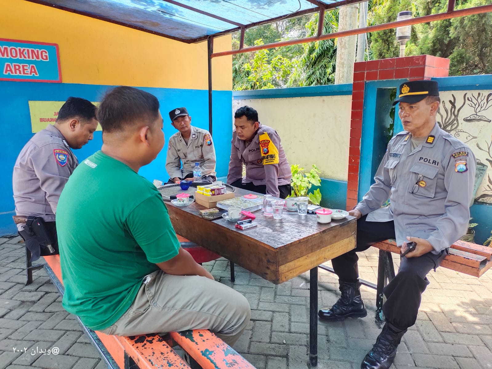 Patroli Polsek Warujayeng Sasar Perusahaan Pencetak Surat Suara Pemilu