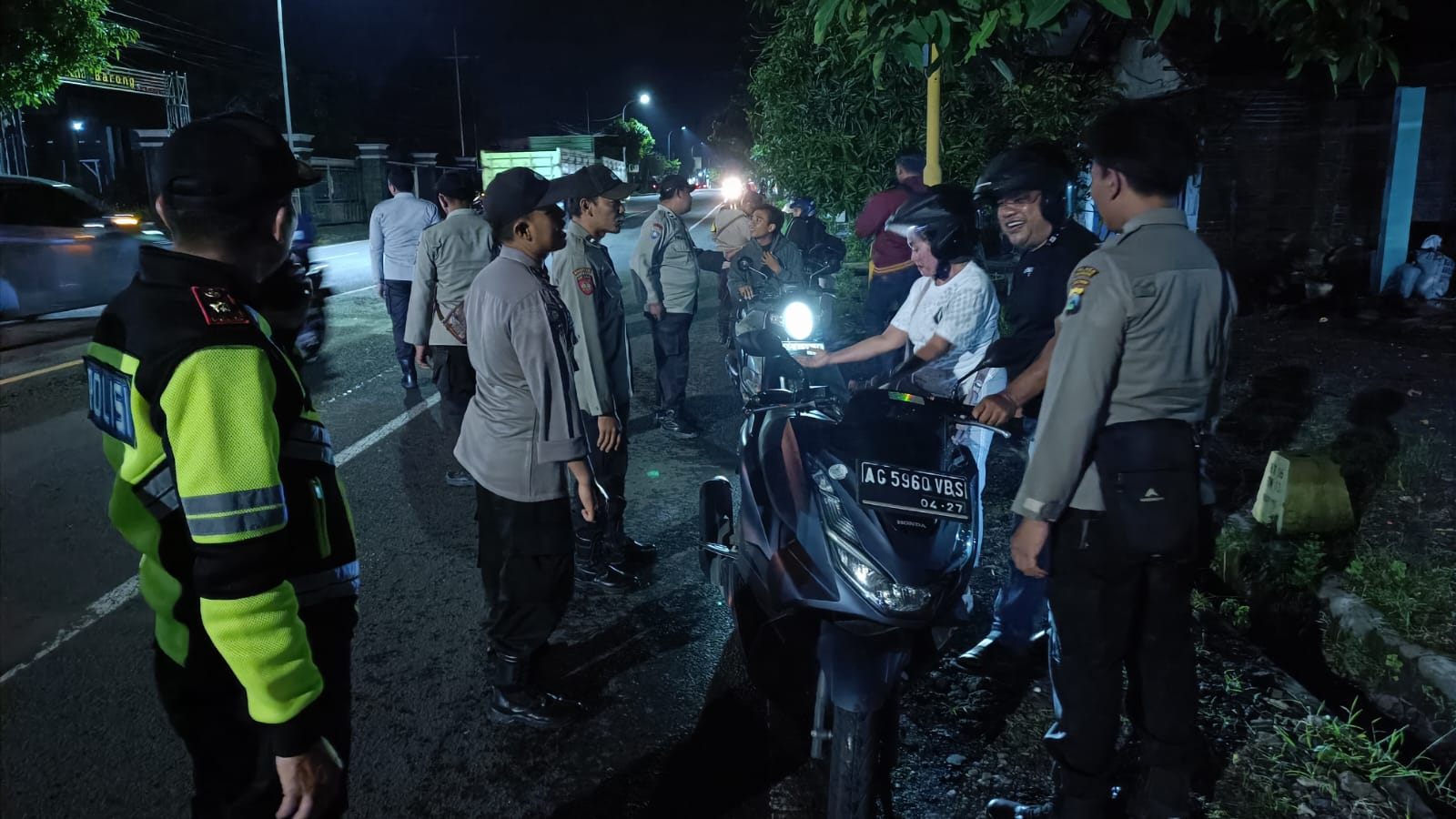 Cegah Gesekan Perguruan Silat, Kapolsek Warujayeng Pimpin Razia SREG