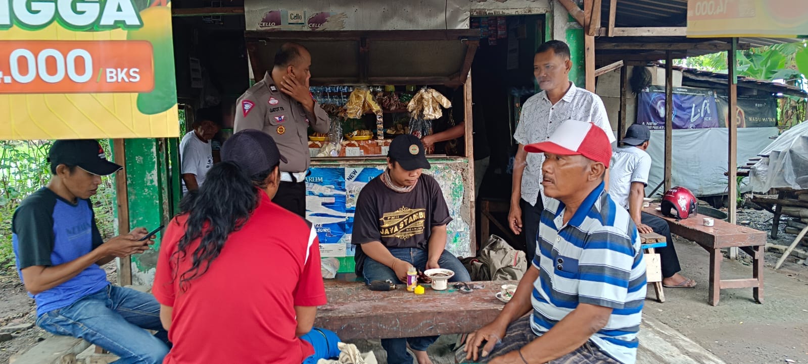 Patroli Polsek Nganjuk Kota Lakukan Himbauan Warga Dalam Rangka Operasi Nusantara Cooling System