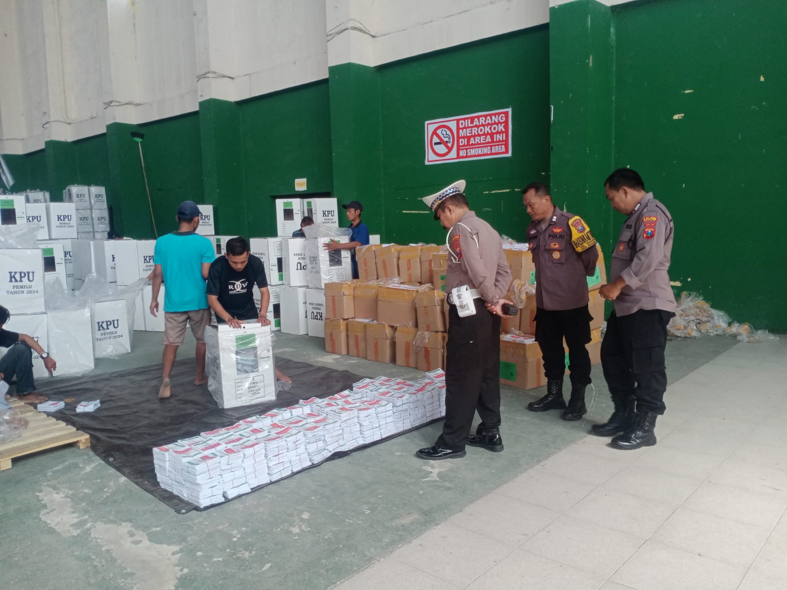 Patroli KRYD Polsek Nganjuk Kota Sasar Gudang Logistik Pemilu