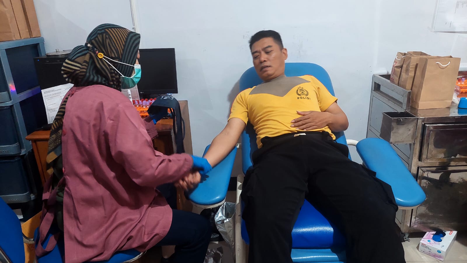 Anggota Polres Nganjuk Ramai-ramai Donorkan Darahnya Bantu Penuhi Stok PMI