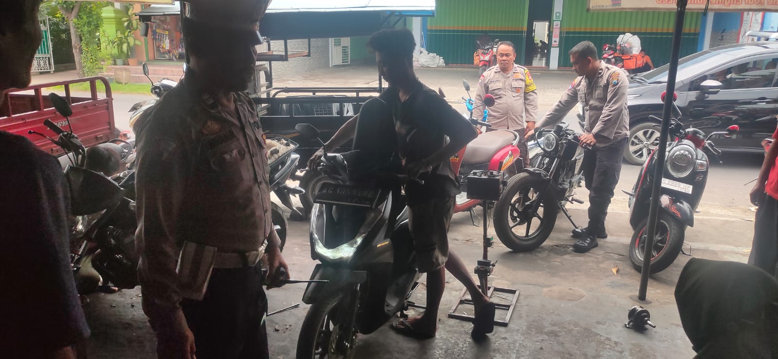 Polsek Warujayeng Himbau Pemilik Bengkel Untuk Tidak Melayani Knalpot Brong