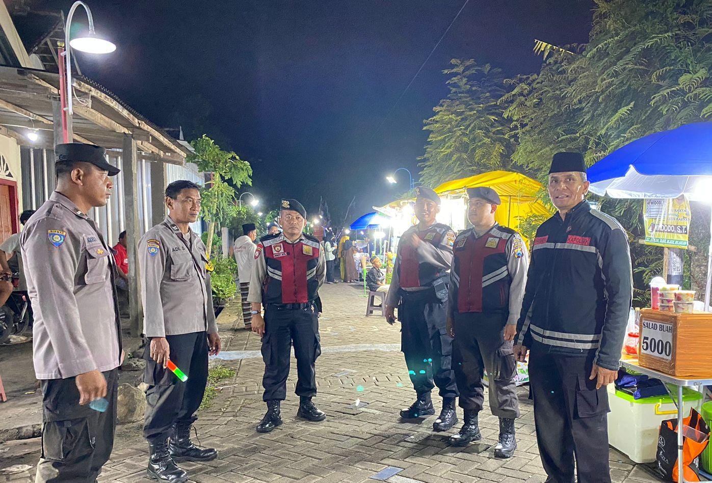 Kapolsek Nganjuk Kota Pimpin Giat Pengamanan Pengajian dan Sholawatan Dalam Rangka Hajatan