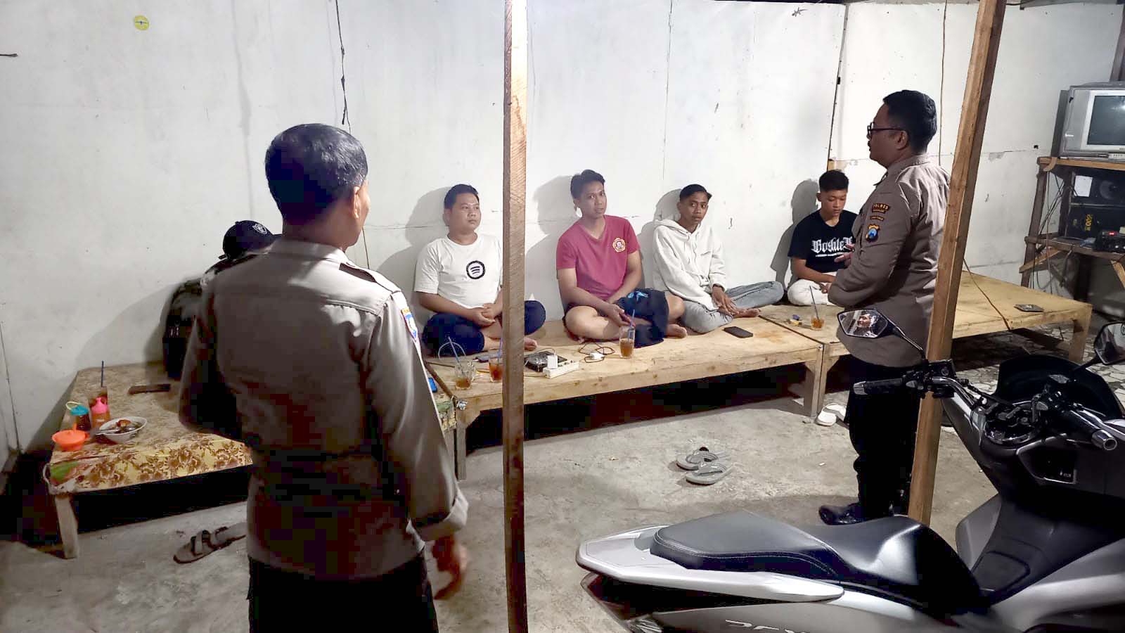 Patroli Dialogis, Anggota Polsek Jatikalen Polres Nganjuk Polda Jatim Imbau Pemuda Jaga Kamtibmas