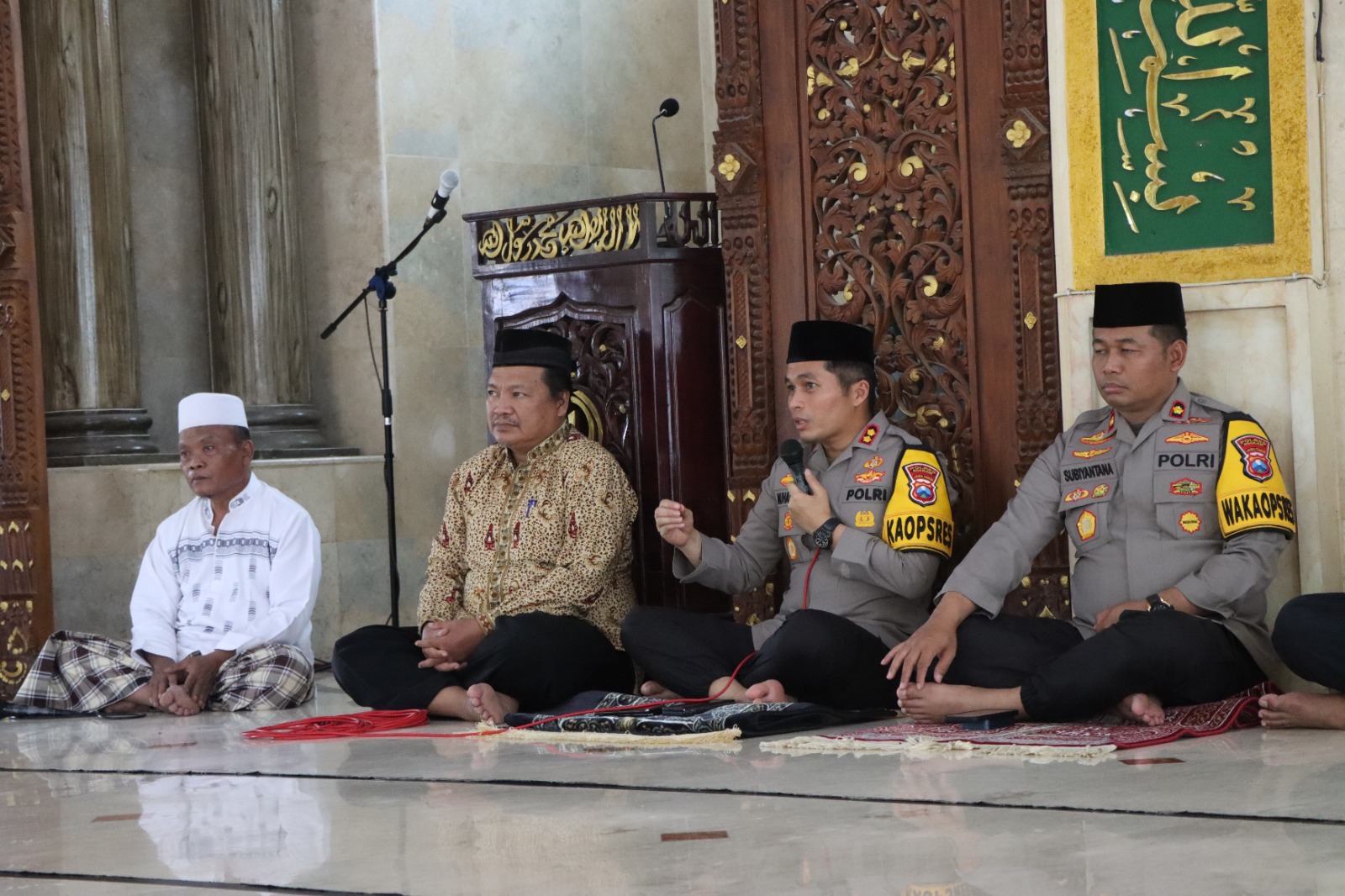 Jumat Curhat, Kapolres Nganjuk Anjurkan kepada Jamaah untuk Datang ke TPS