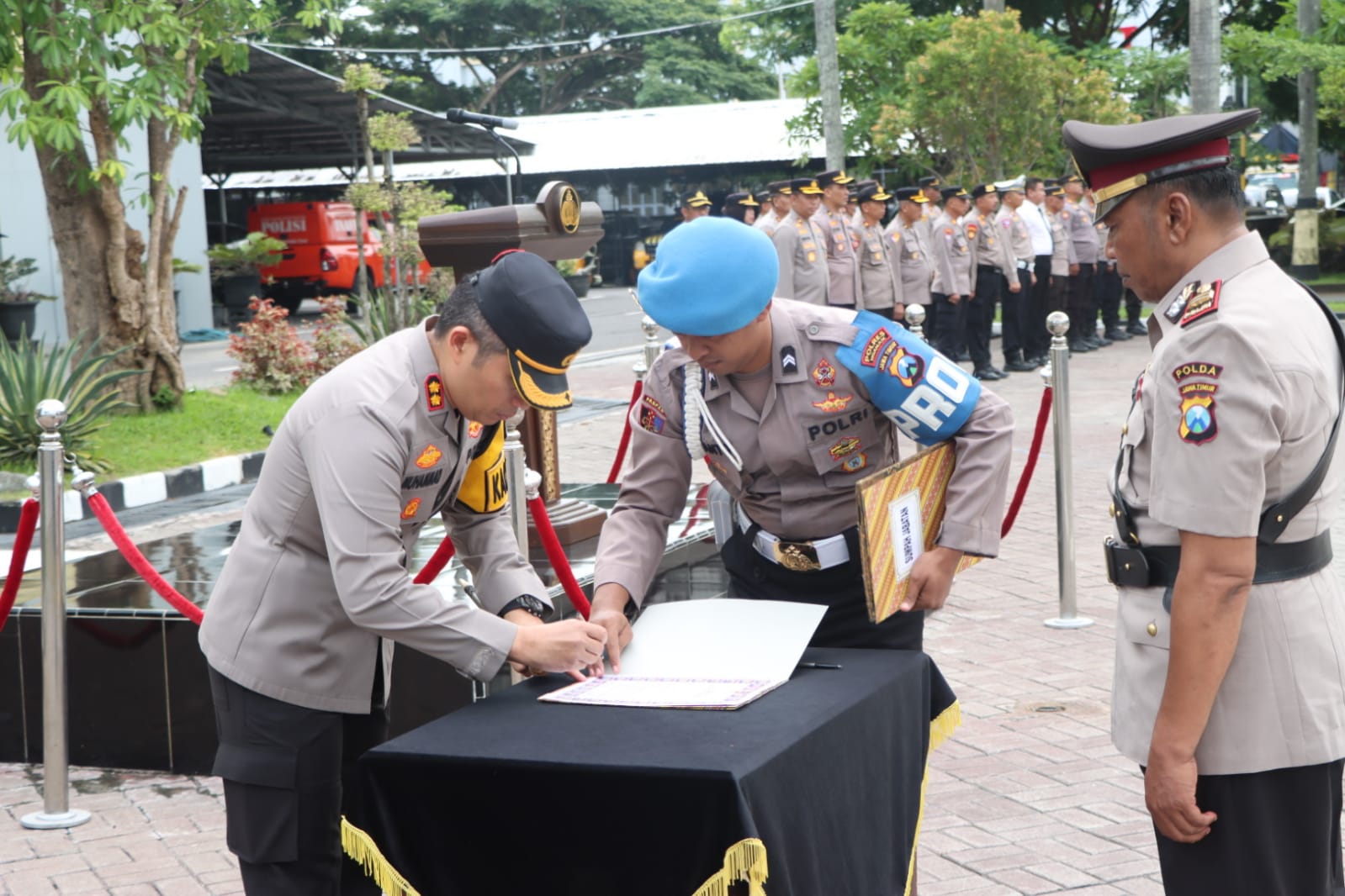 Kapolres Nganjuk Pimpin Upacara Serah Terima Jabatan Kapolsek Loceret