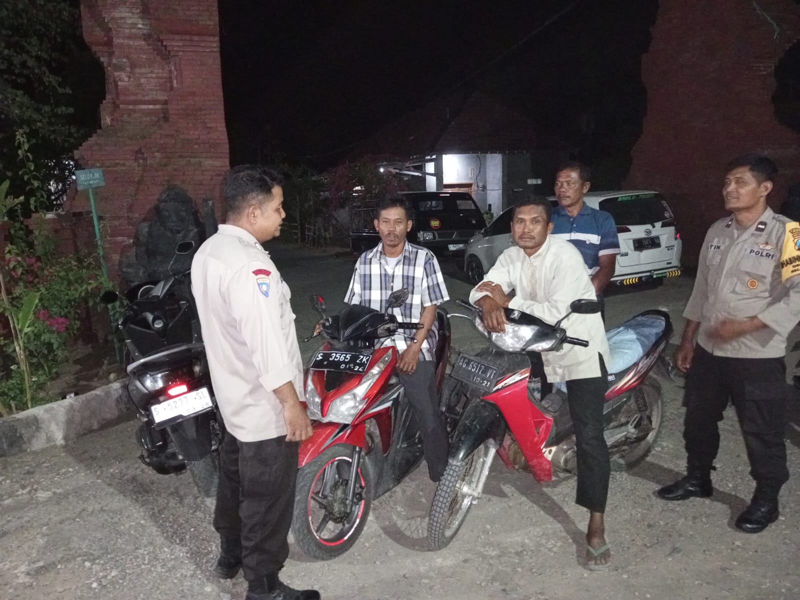 Polsek Jatikalen Patroli Malam Hari di Wilayah Antisipasi Kriminalitas