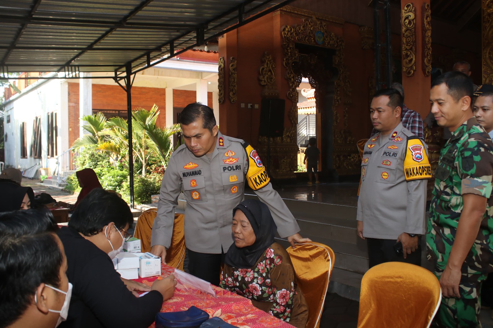 Polres Nganjuk bersama Kodim 0810/Nganjuk Gelar Bansos dan Pengobatan Gratis bagi Warga Desa Sidokare
