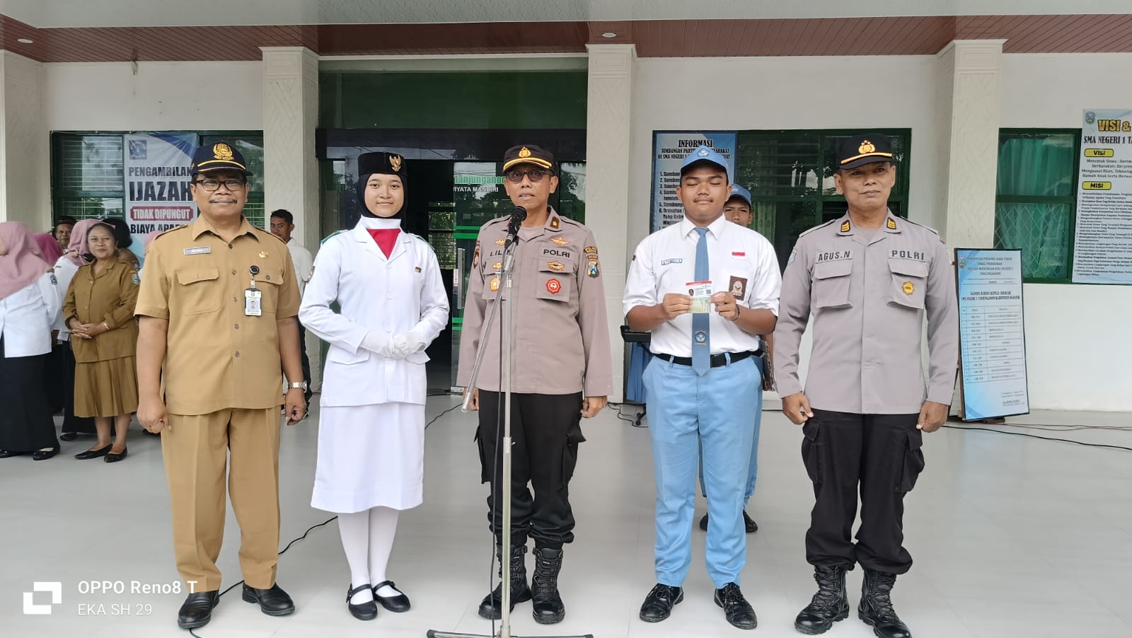 Upacara Bendera di SMANTAN, Kapolsek Warujayeng Ajak Pemilih Pemula Gunakan Hak Pilihnya