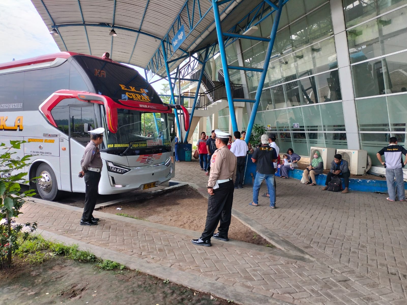 Antisipasi Lonjakan Penumpang Saat Libur Panjang Nasional Polsek Nganjuk Kota Sambangi Terminal