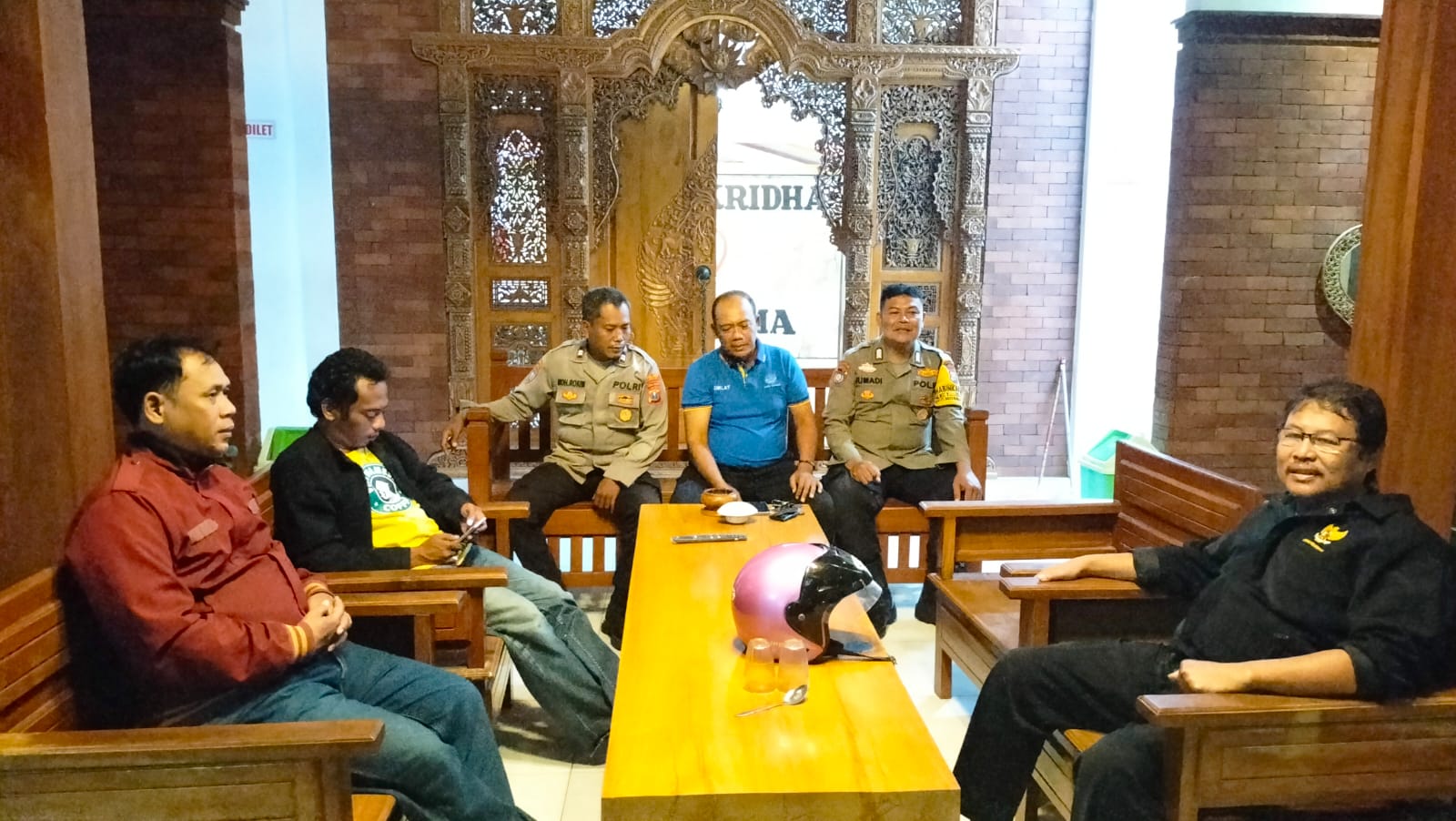 Patroli Polsek Nganjuk Kota Sambangi Tokoh Perguruan Silat, Ajak Jaga Kondusifitas Pasca Pemilu