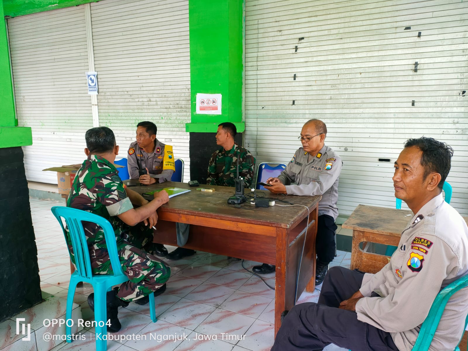Jelang Perhitungan Suara, Kapolsek Warujayeng Kontrol Gudang Logistik PPK Tanjunganom