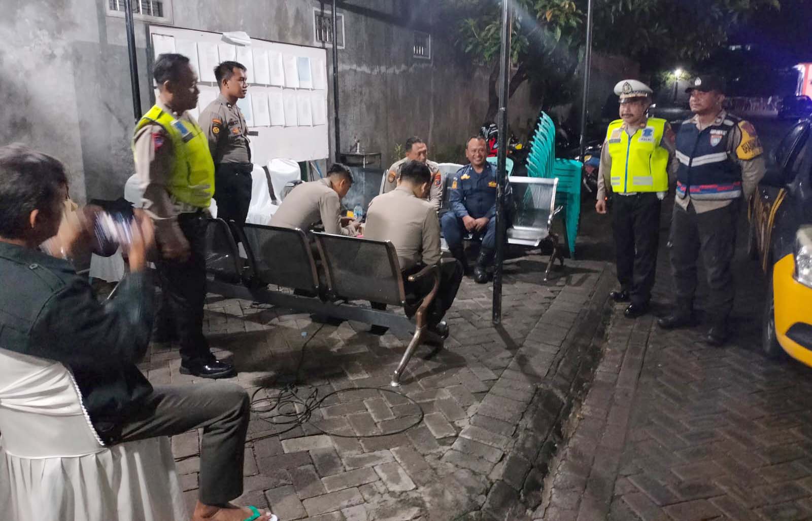 Patroli Harkamtibmas Polsek Nganjuk Kota Sambangi di Kantor KPUD Nganjuk