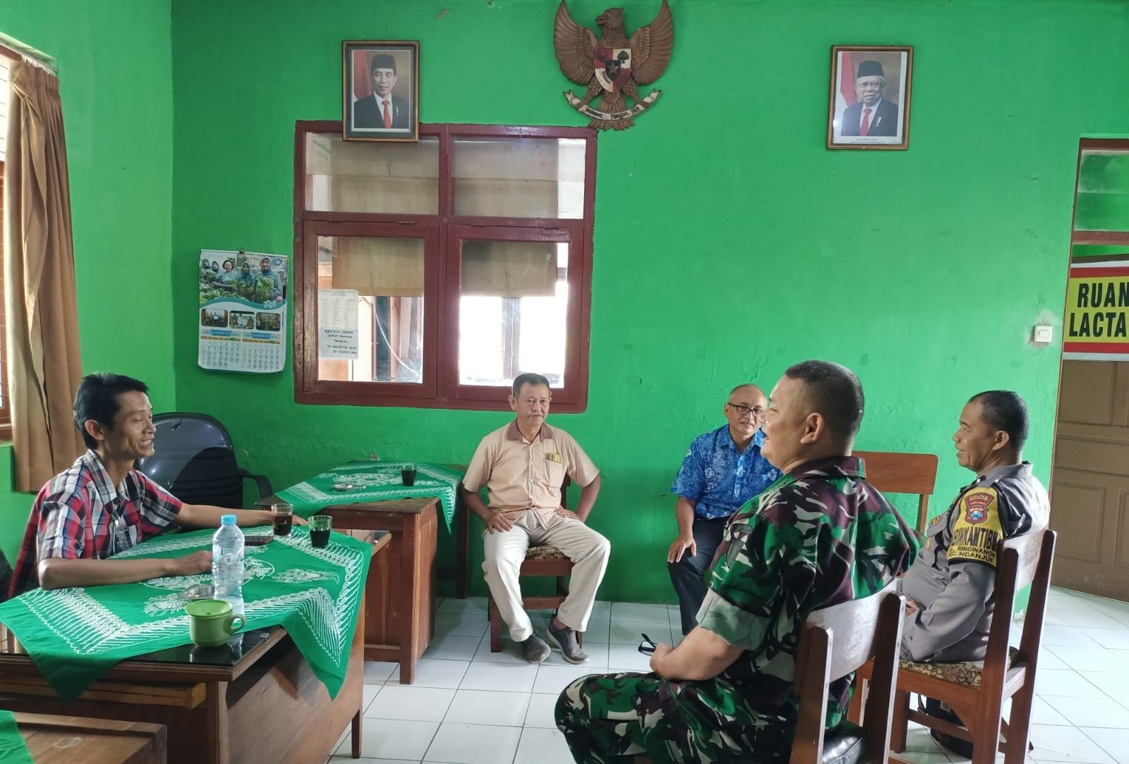 Bhabinkamtibmas dan Babinsa Gelar Patroli Sambang dan Dialogis Pasca Pemilu 2024