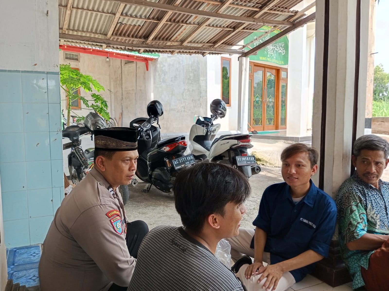 Jum’at Curhat Bhabinkamtibmas Polsek Jatikalen Di Masjid Baiturrahman