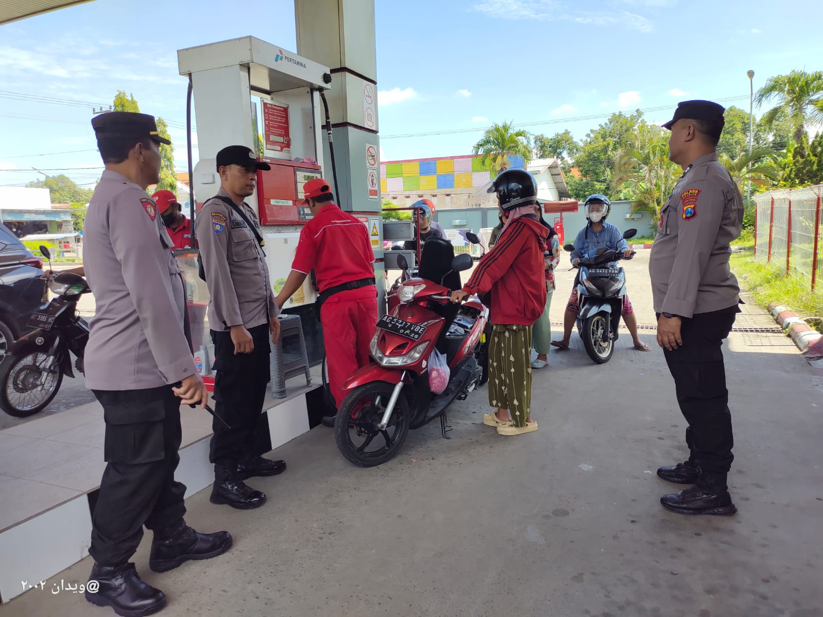 Patroli ke SPBU, Polsek Warujayeng Kontrol Stok BBM