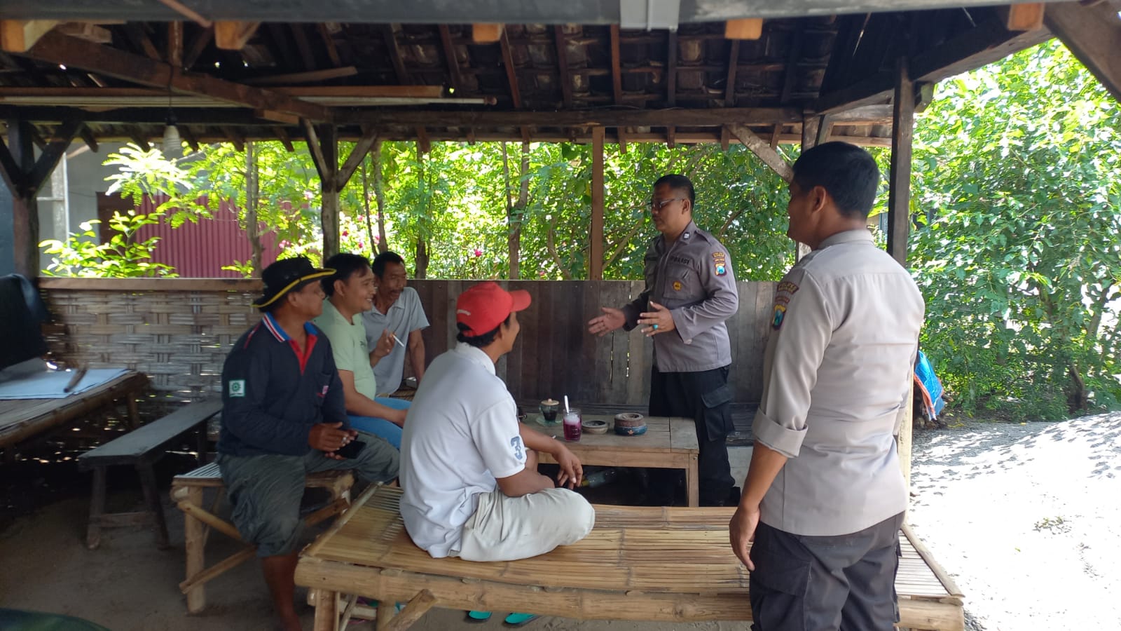 Patroli Dialogis Siang Hari, Polsek Jatikalen Sampaikan Imbauan Kamtibmas