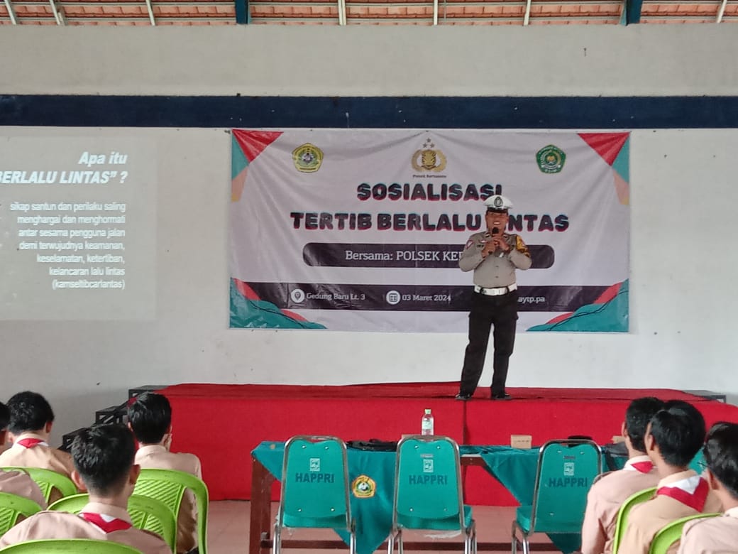 Wujudkan Tertib Berlalu lintas, Anggota Polsek Kertosono Sosialisasi Kepada Pelajar
