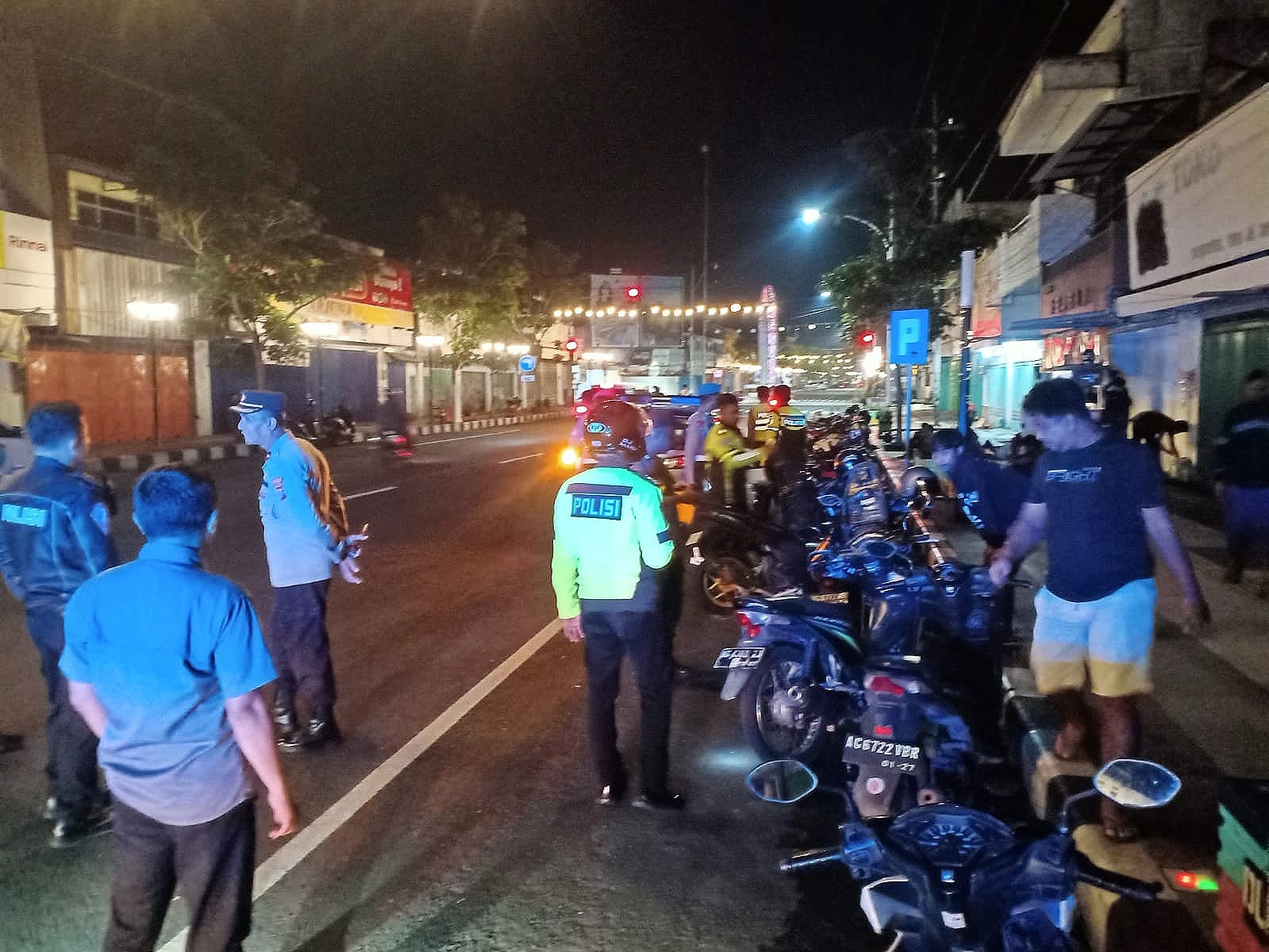 Kapolsek Nganjuk Kota Pimpin Patroli SREG, Lakukan Razia Sajam dan Cegah Gangguan Kamtibmas