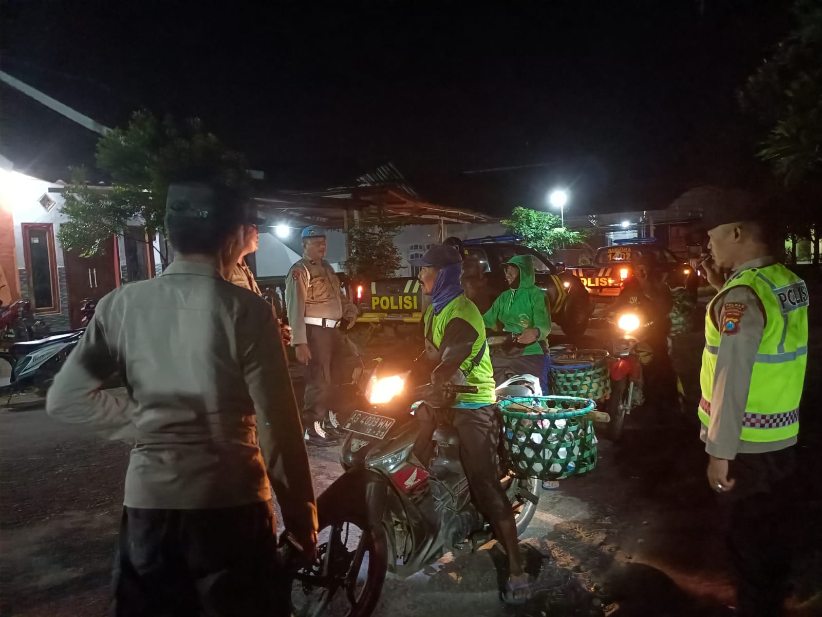 Polsek Jatikalen Polsek Patianrowo Ciptakan Situasi Kamtibmas Aman dengan Terapkan SREG