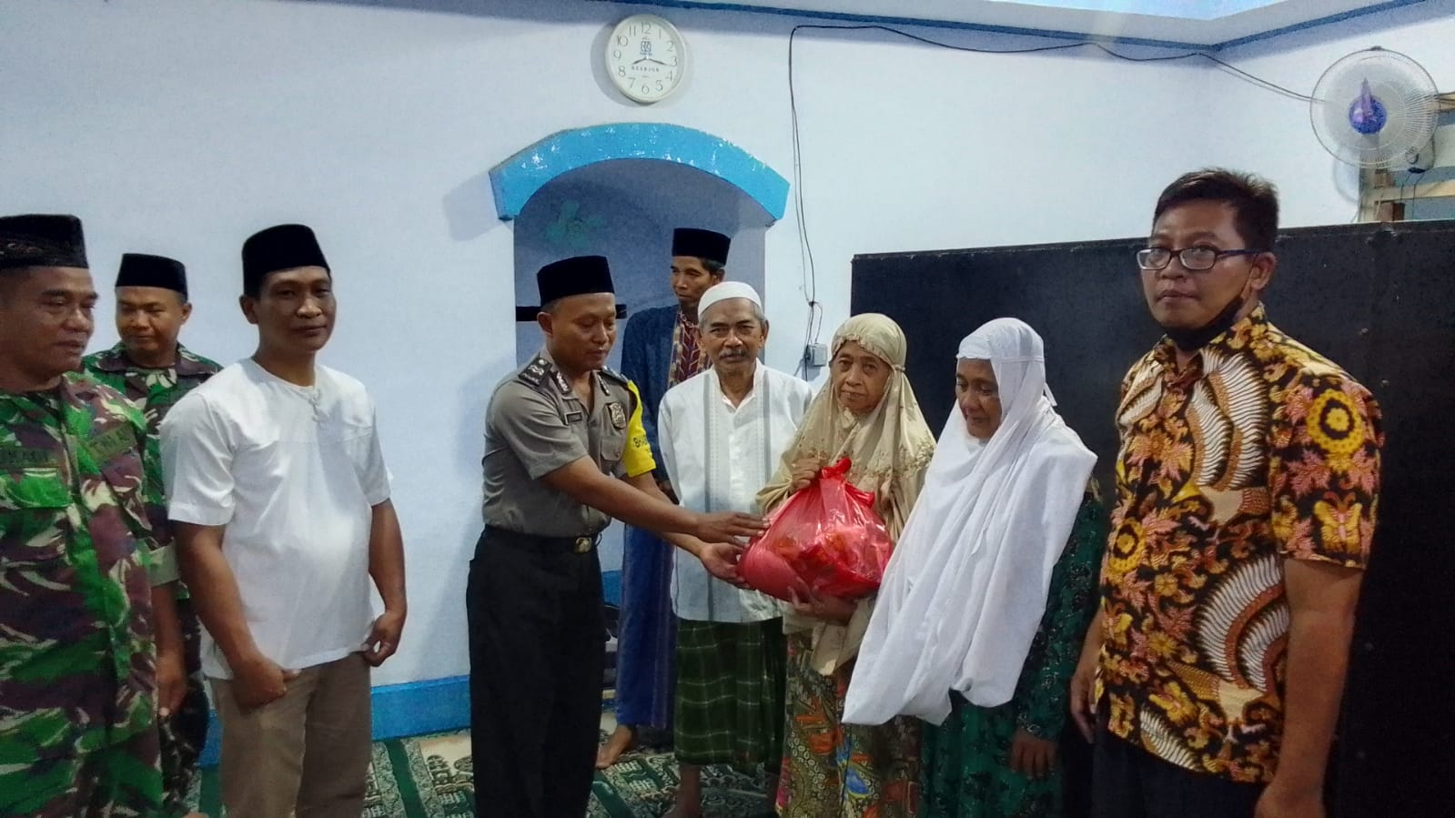 Bhabinkamtibmas Polsek Nganjuk Kota Gelar Safari Ramadan, Berikan Bantuan dan Imbauan Kamtibmas