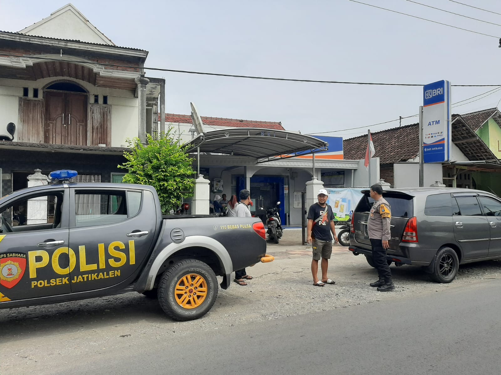 Patroli Polsek Jatikalen Intensifkan Kontrol Obvit Perbankan