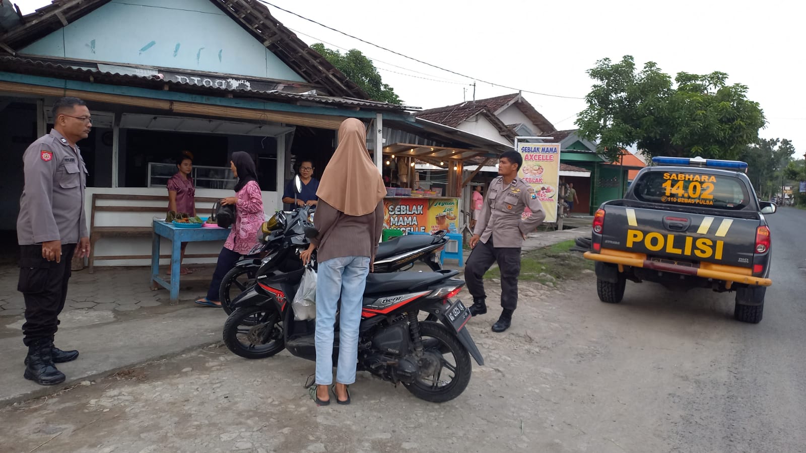 Jelang Buka Puasa, Polsek Jatikalen Gelar Patroli Ngabuburit