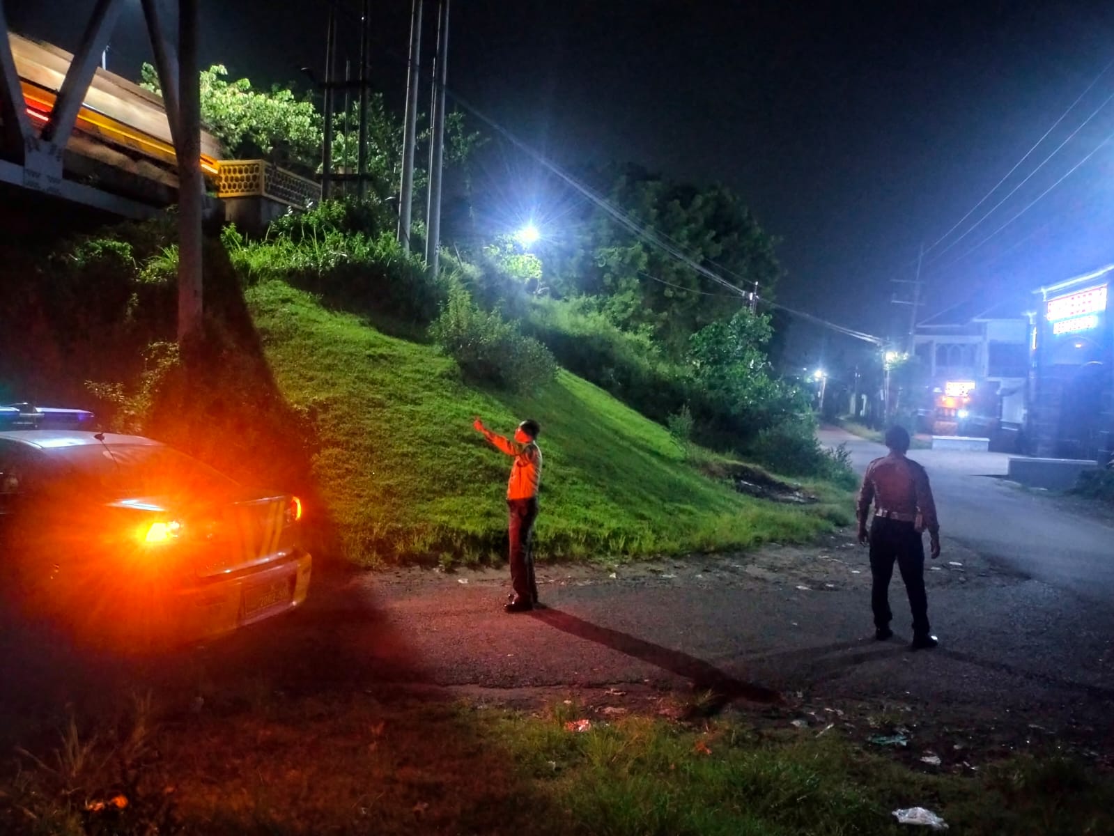 Cegah Tindak Kejahatan Jelang Sahur Polsek Kertosono Melaksanakan Patroli Pemukiman