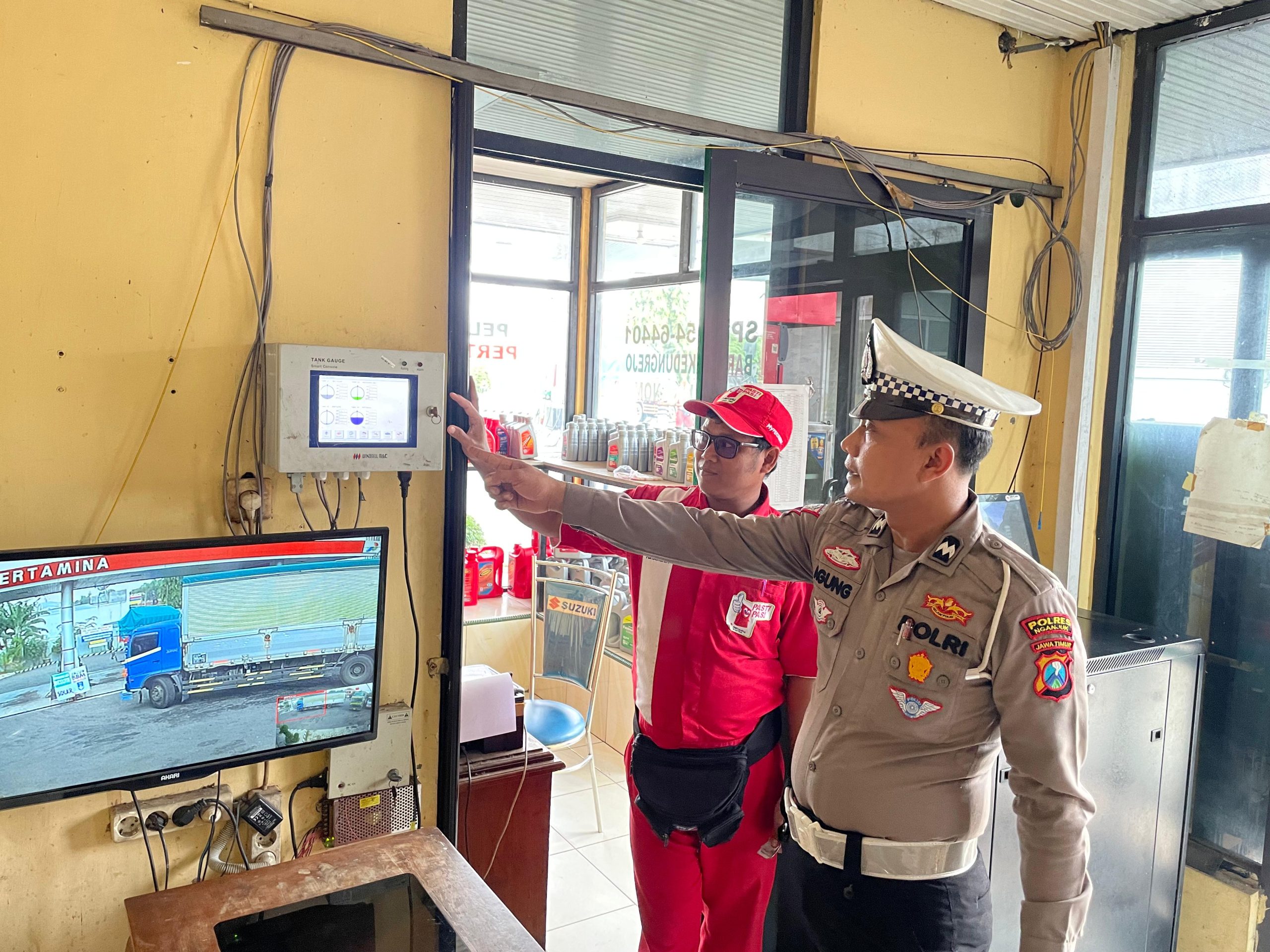 Polres Nganjuk Gencarkan Patroli di SPBU, Antisipasi Kelangkaan dan Praktik Kecurangan dalam pelayanan BBM