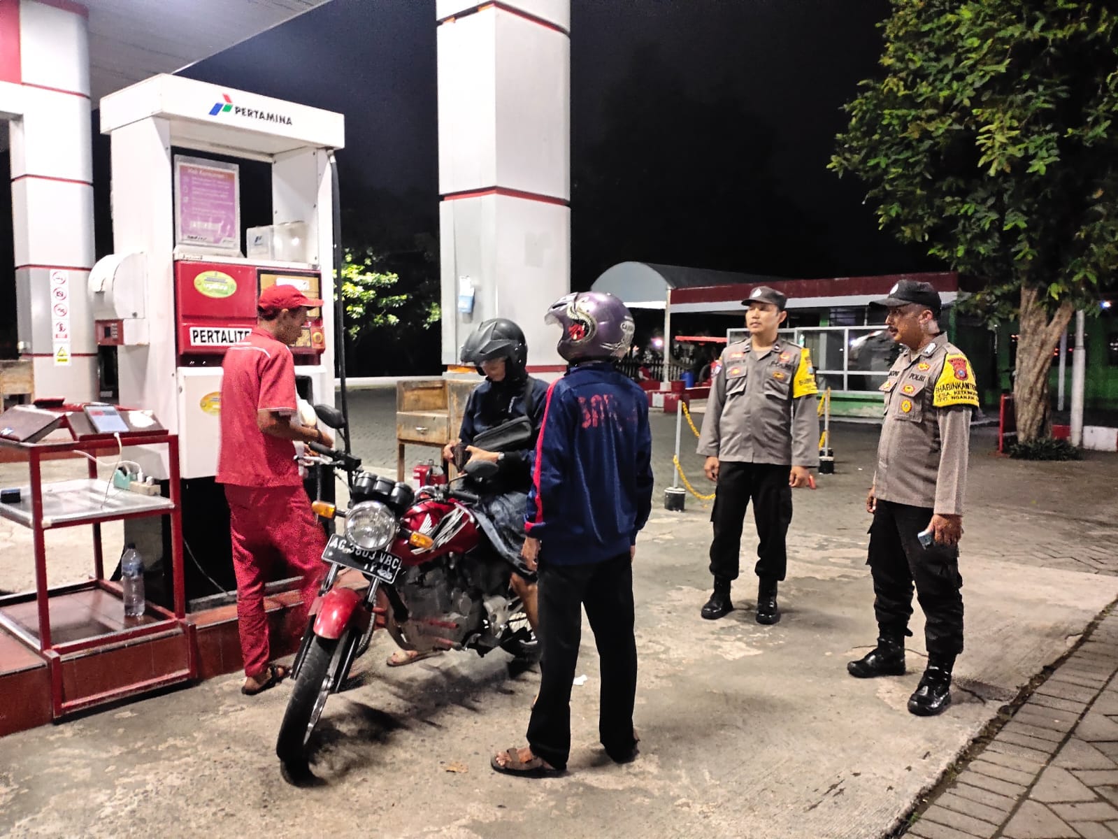 Patroli Polsek Nganjuk Kota Lakukan Cek Stok BBM Serta Cegah Terjadinya Penyimpangan