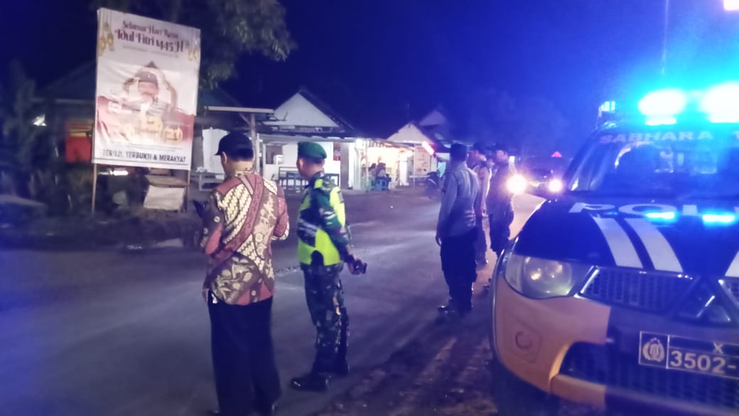 Antisipasi Kriminalitas di Malam Takbiran, Forpincam Kecamatan Jatikalen Lakukan Patroli Gabungan