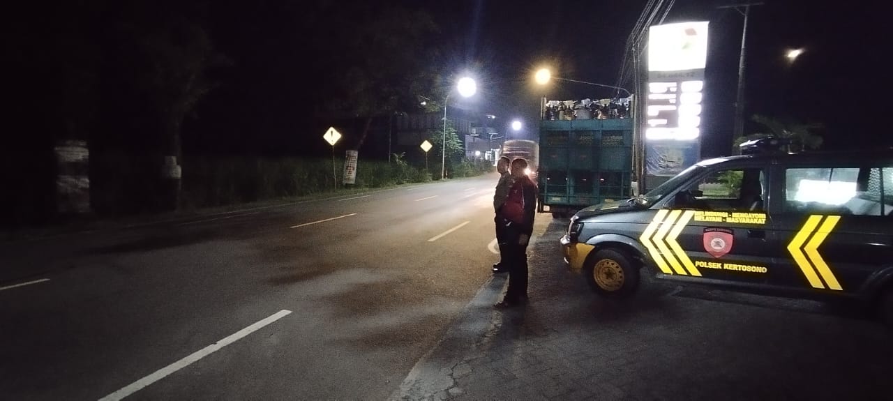 Patroli Blue Light Polsek Kertosono Menjaga Keamanan Saat Dini Hari